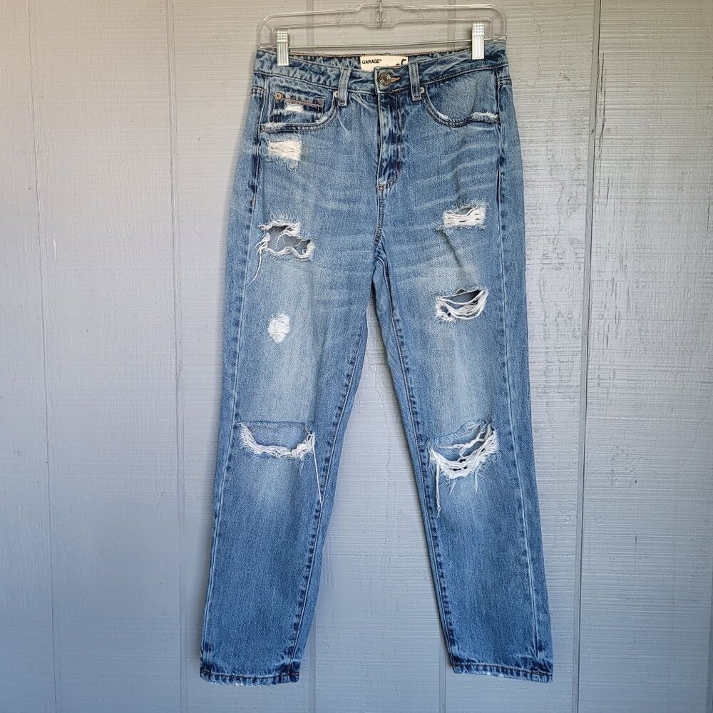 Garaga Mom Distressed Light-Wash Denim Jeans. Size 5
